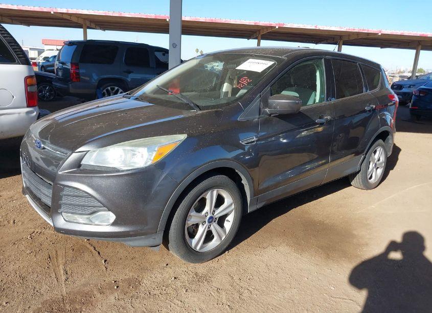 Photo 2 of 2015 Ford Escape SE (VIN 1FMCU0GX0FUB09687)