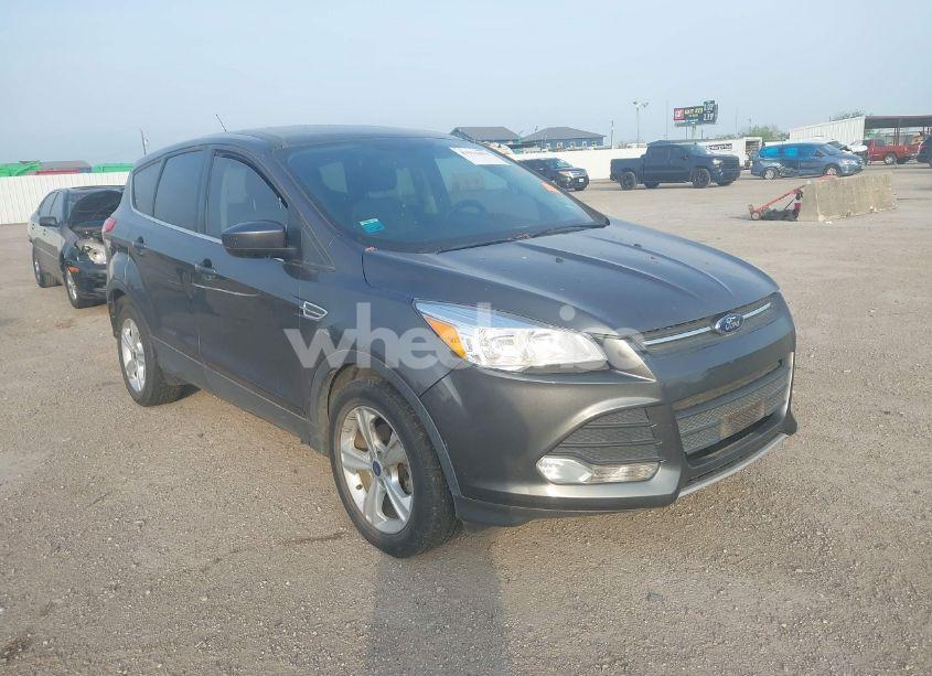 2015 Ford Escape SE (VIN 1FMCU0GX0FUC78365) main photo