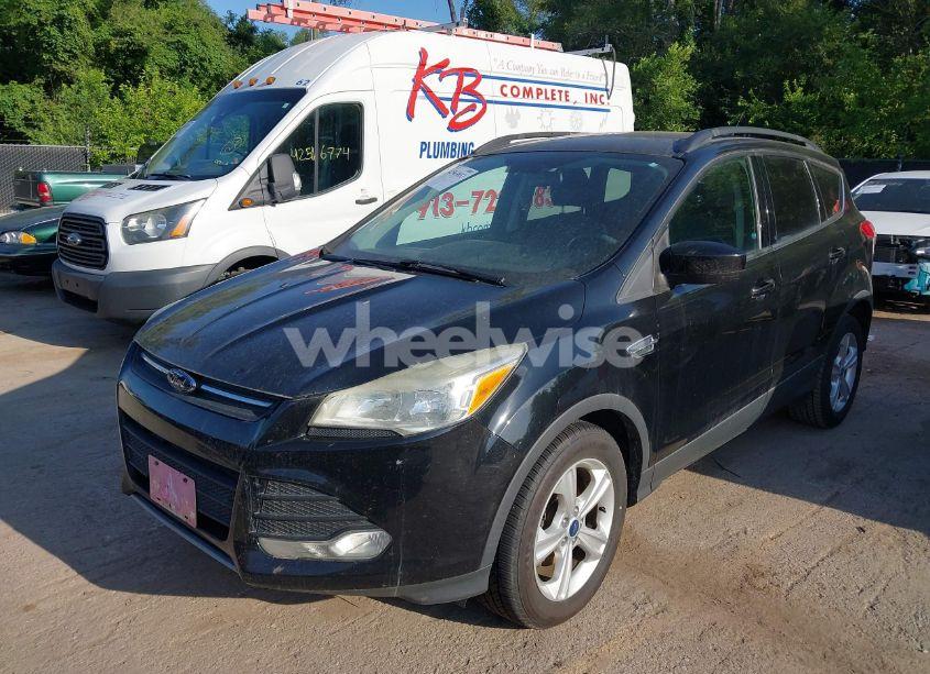 Photo 2 of 2016 Ford Escape SE (VIN 1FMCU0GX0GUA08070)