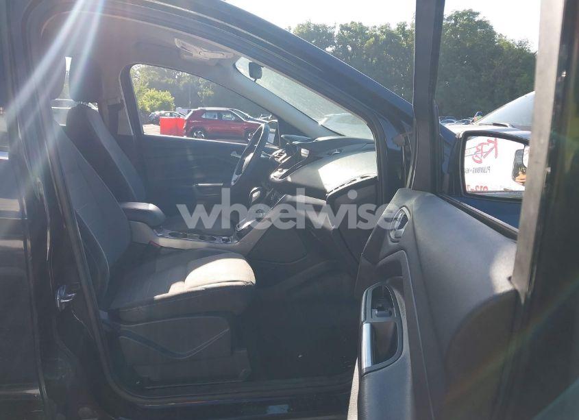 Photo 5 of 2016 Ford Escape SE (VIN 1FMCU0GX0GUA08070)