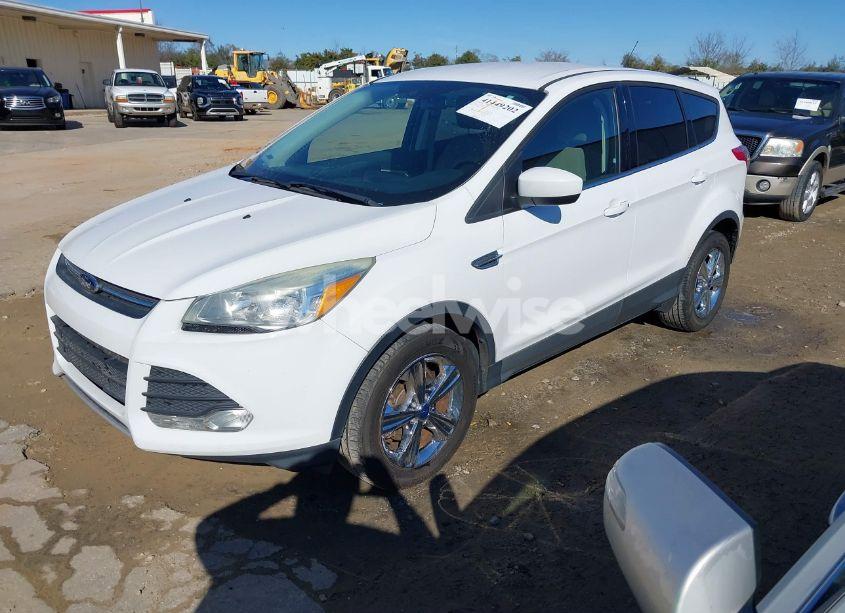 Photo 2 of 2016 Ford Escape SE (VIN 1FMCU0GX0GUB13983)