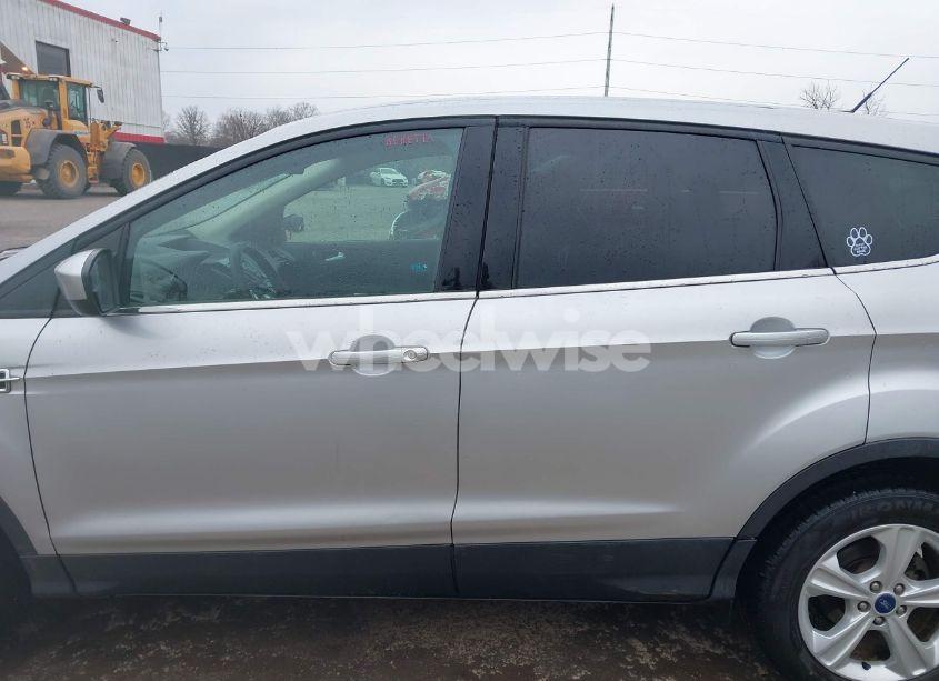 Photo 14 of 2016 Ford Escape SE (VIN 1FMCU0GX0GUB31769)