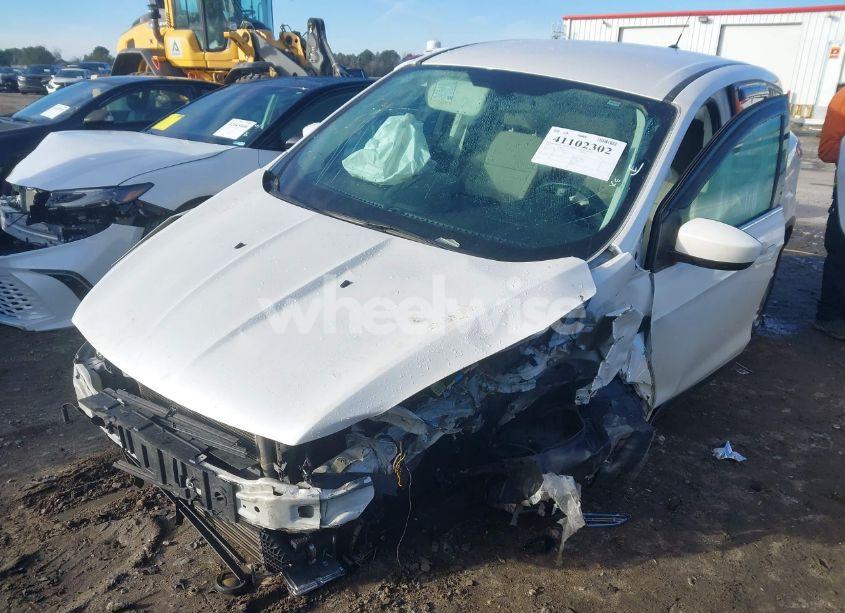 Photo 2 of 2014 Ford Escape SE (VIN 1FMCU0GX1EUE34895)