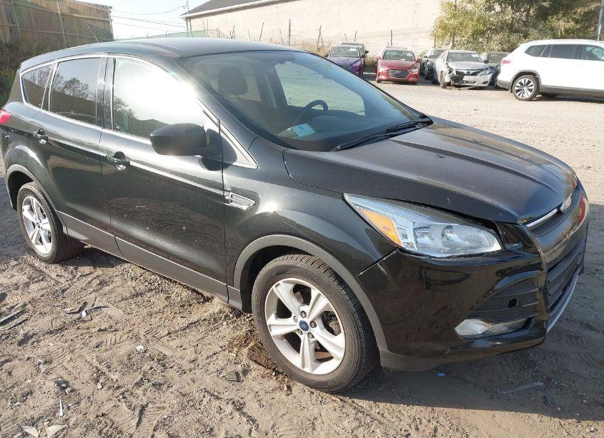 2015 Ford Escape SE (VIN 1FMCU0GX1FUA77932) main photo