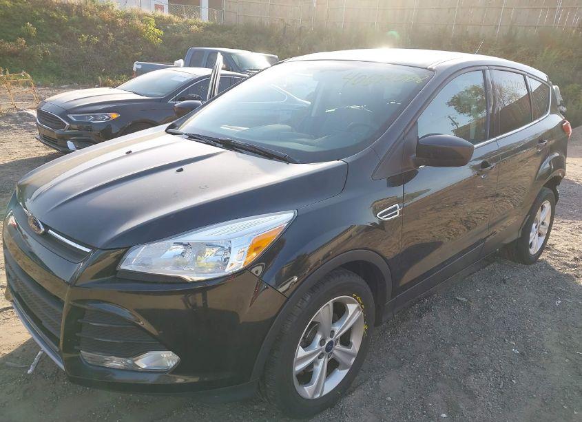 Photo 2 of 2015 Ford Escape SE (VIN 1FMCU0GX1FUA77932)
