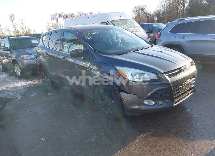 2015 Ford Escape SE (VIN 1FMCU0GX1FUB00562) main photo