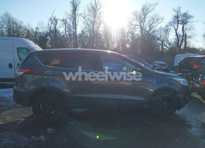 Photo 13 of 2015 Ford Escape SE (VIN 1FMCU0GX1FUB00562)