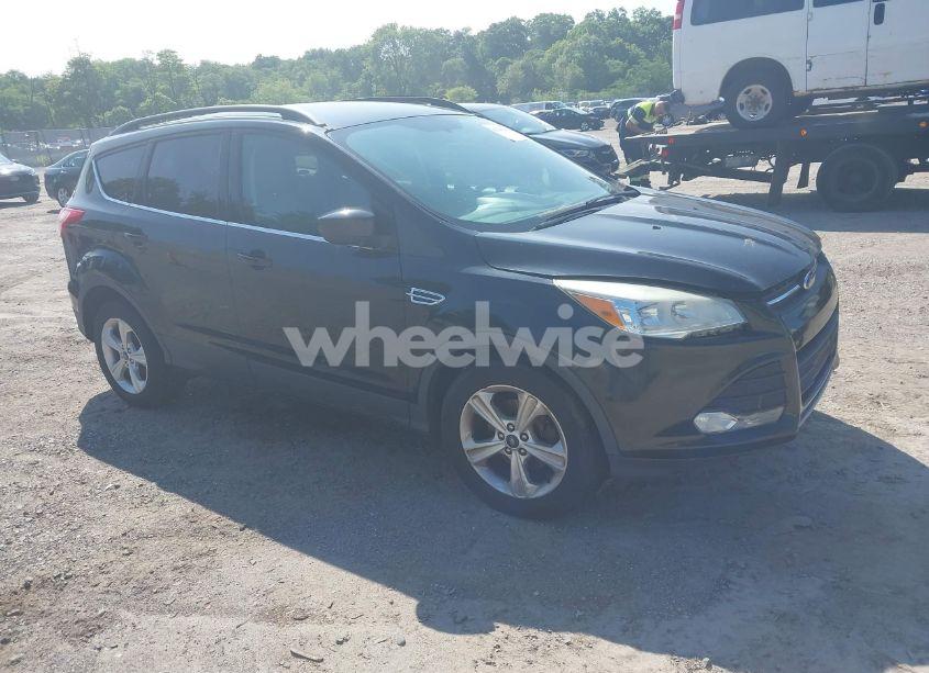 2015 Ford Escape SE (VIN 1FMCU0GX1FUB87394) main photo