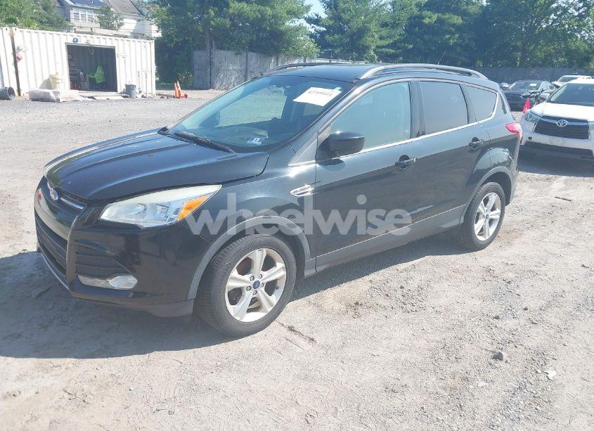 Photo 2 of 2015 Ford Escape SE (VIN 1FMCU0GX1FUB87394)