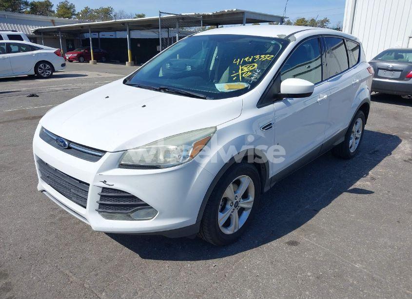 Photo 2 of 2015 Ford Escape SE (VIN 1FMCU0GX1FUB96936)