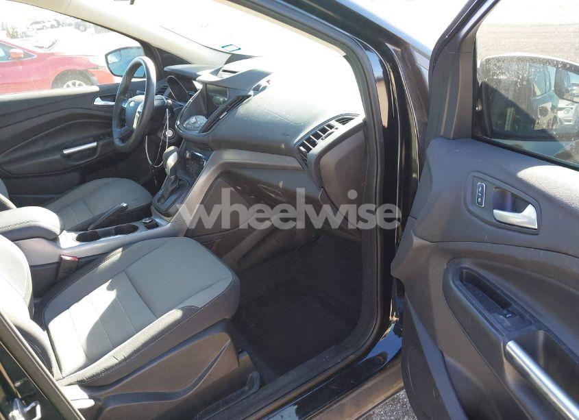 Photo 5 of 2016 Ford Escape SE (VIN 1FMCU0GX1GUA09258)