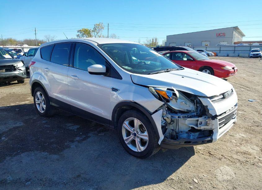 2016 Ford Escape SE (VIN 1FMCU0GX1GUA20101) main photo