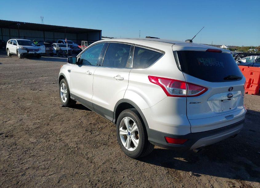 Photo 3 of 2016 Ford Escape SE (VIN 1FMCU0GX1GUA20101)