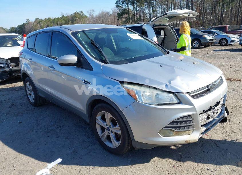 2016 Ford Escape SE (VIN 1FMCU0GX1GUA36024) main photo
