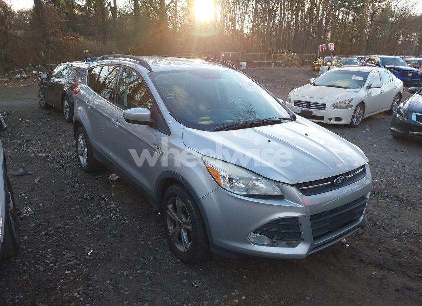 2016 Ford Escape SE (VIN 1FMCU0GX1GUB35393) main photo