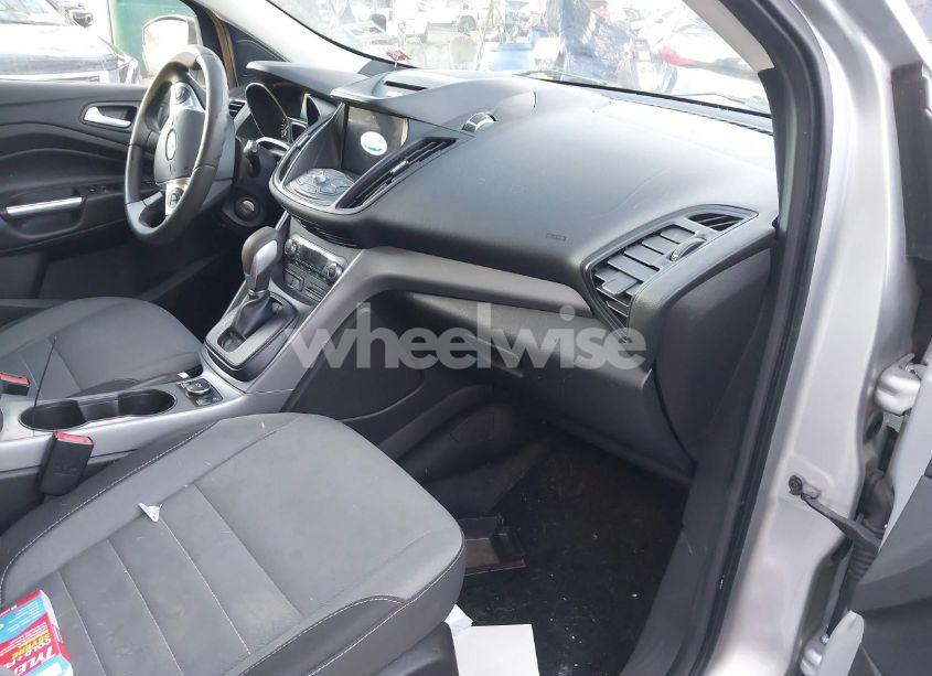 Photo 5 of 2016 Ford Escape SE (VIN 1FMCU0GX1GUB35393)