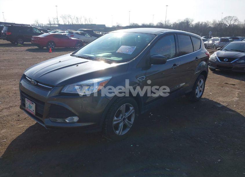 Photo 2 of 2016 Ford Escape SE (VIN 1FMCU0GX1GUB75702)