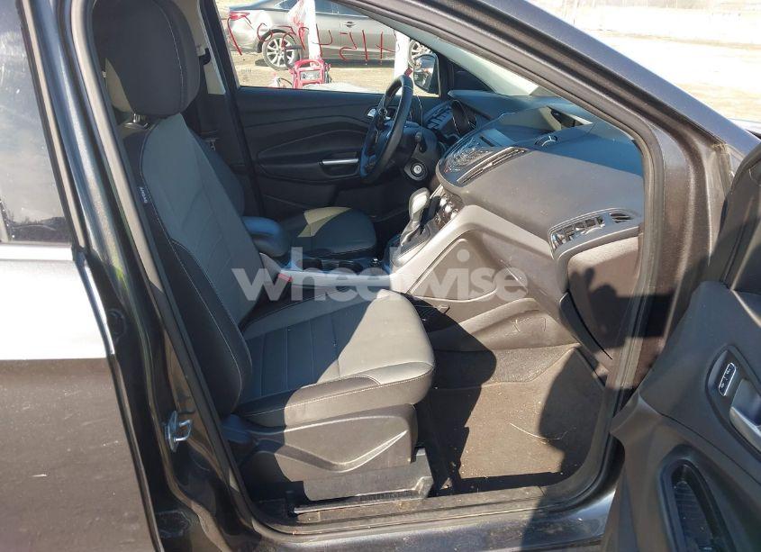 Photo 5 of 2016 Ford Escape SE (VIN 1FMCU0GX1GUB75702)