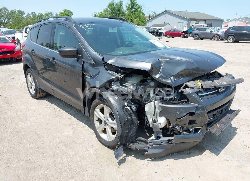 2016 Ford Escape SE (VIN 1FMCU0GX1GUB92838) main photo