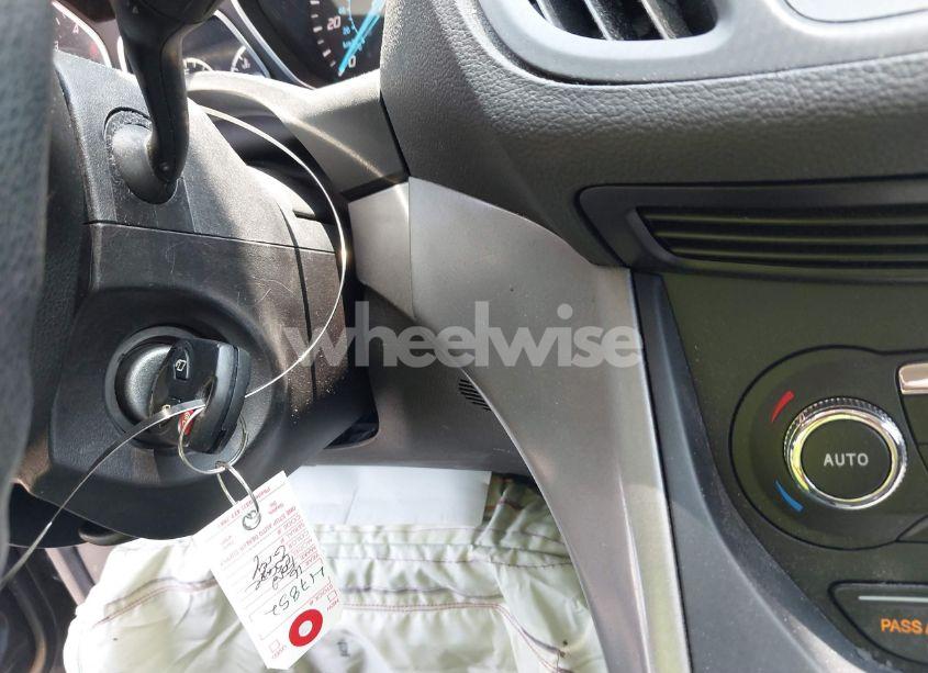 Photo 11 of 2016 Ford Escape SE (VIN 1FMCU0GX1GUB92838)