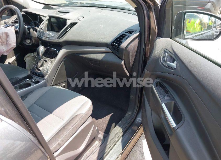 Photo 5 of 2016 Ford Escape SE (VIN 1FMCU0GX1GUB92838)