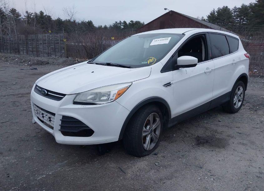 Photo 2 of 2016 Ford Escape SE (VIN 1FMCU0GX1GUC30357)