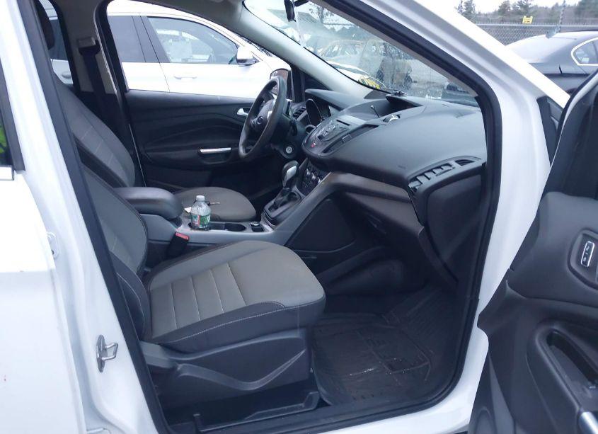 Photo 5 of 2016 Ford Escape SE (VIN 1FMCU0GX1GUC30357)