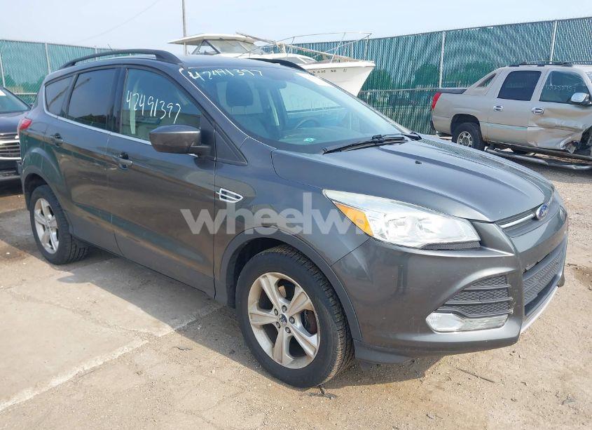 2016 Ford Escape SE (VIN 1FMCU0GX1GUC56439) main photo