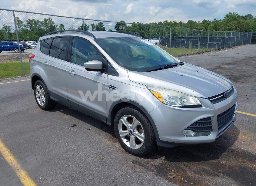 2016 Ford Escape SE (VIN 1FMCU0GX1GUC73693) main photo