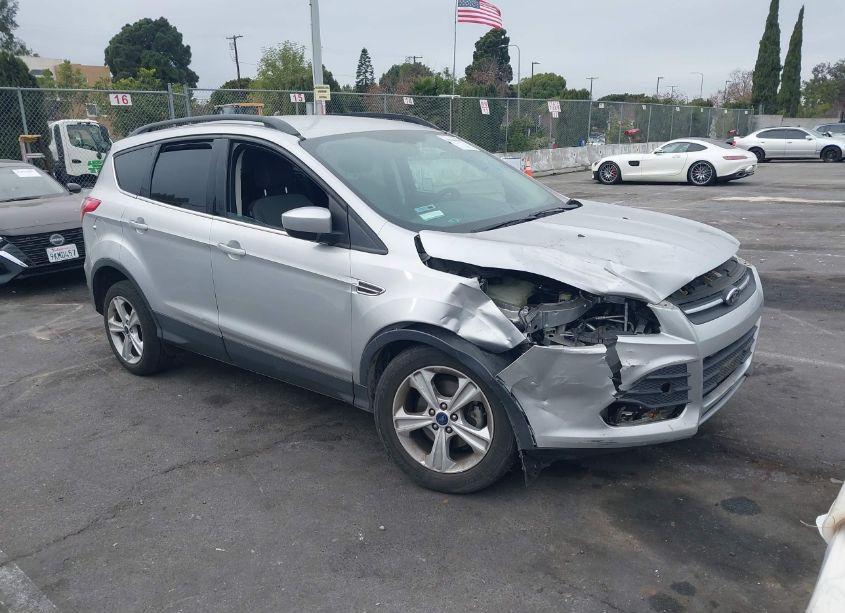 2014 Ford Escape SE (VIN 1FMCU0GX2EUB80534) main photo