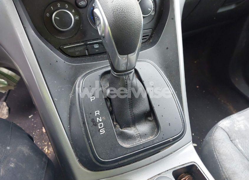 Photo 18 of 2014 Ford Escape SE (VIN 1FMCU0GX2EUE10380)