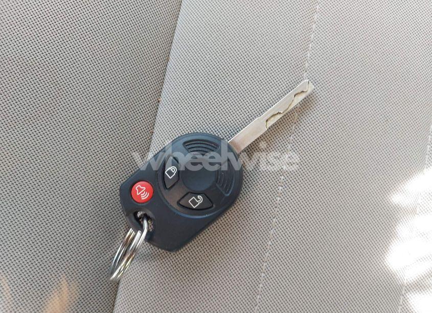 Photo 11 of 2015 Ford Escape SE (VIN 1FMCU0GX2FUA17433)