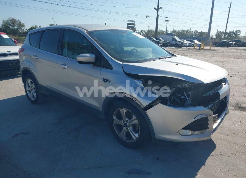 2015 Ford Escape SE (VIN 1FMCU0GX2FUB21016) main photo