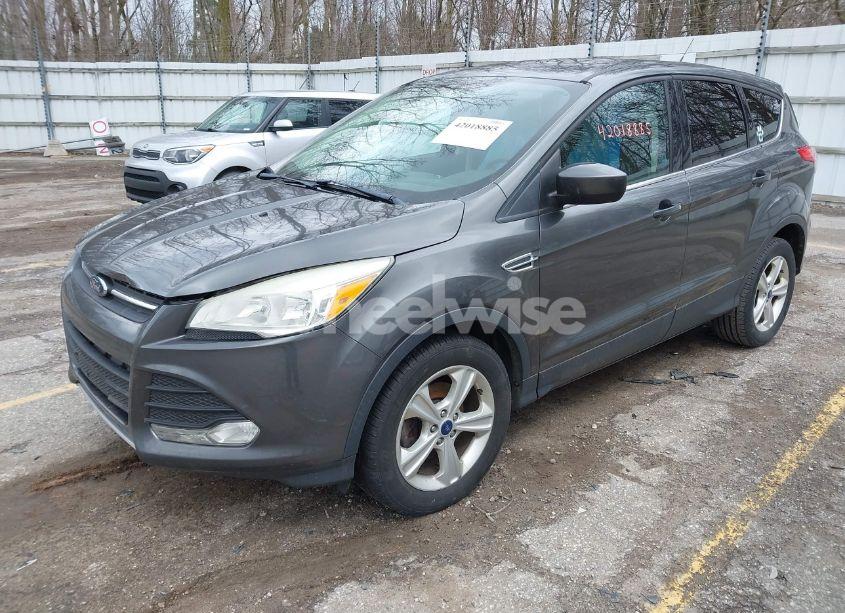 Photo 2 of 2015 Ford Escape SE (VIN 1FMCU0GX2FUB57661)