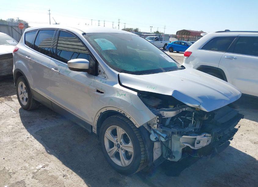 2015 Ford Escape SE (VIN 1FMCU0GX2FUB93303) main photo