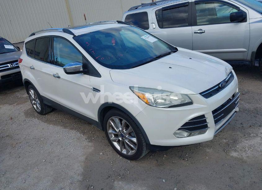 2015 Ford Escape SE (VIN 1FMCU0GX2FUC10617) main photo