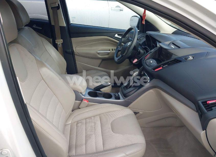 Photo 5 of 2015 Ford Escape SE (VIN 1FMCU0GX2FUC10617)