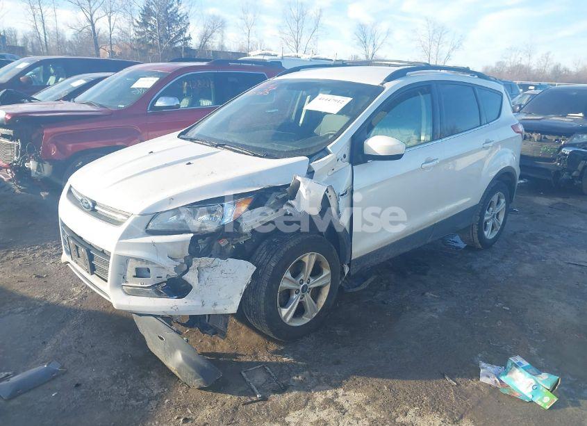 Photo 2 of 2015 Ford Escape SE (VIN 1FMCU0GX2FUC71269)