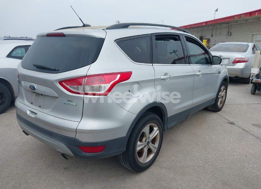 Photo 4 of 2016 Ford Escape SE (VIN 1FMCU0GX2GUA03405)