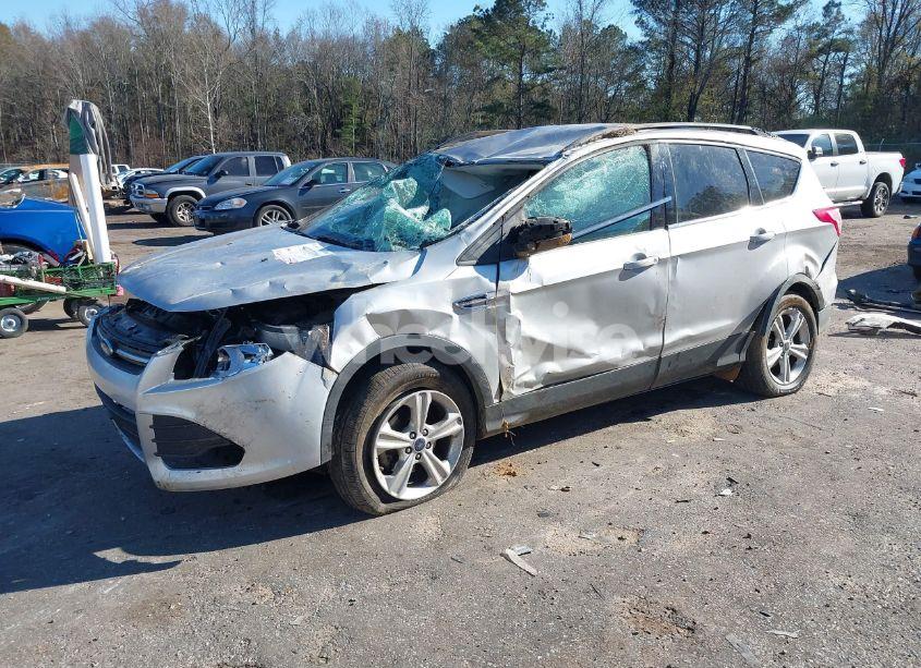 Photo 2 of 2016 Ford Escape SE (VIN 1FMCU0GX2GUA23170)
