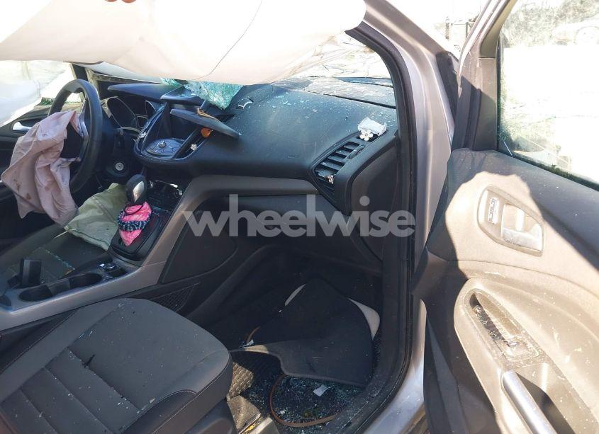 Photo 5 of 2016 Ford Escape SE (VIN 1FMCU0GX2GUA23170)