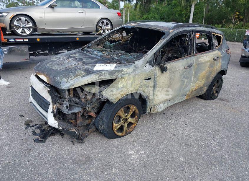 Photo 2 of 2016 Ford Escape SE (VIN 1FMCU0GX2GUB17940)