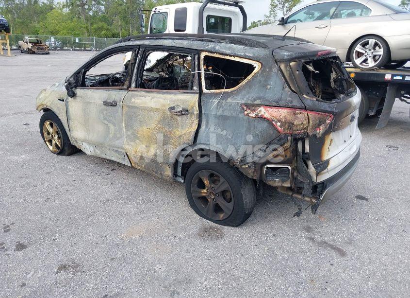 Photo 3 of 2016 Ford Escape SE (VIN 1FMCU0GX2GUB17940)