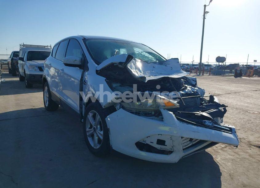 2016 Ford Escape SE (VIN 1FMCU0GX2GUB75000) main photo