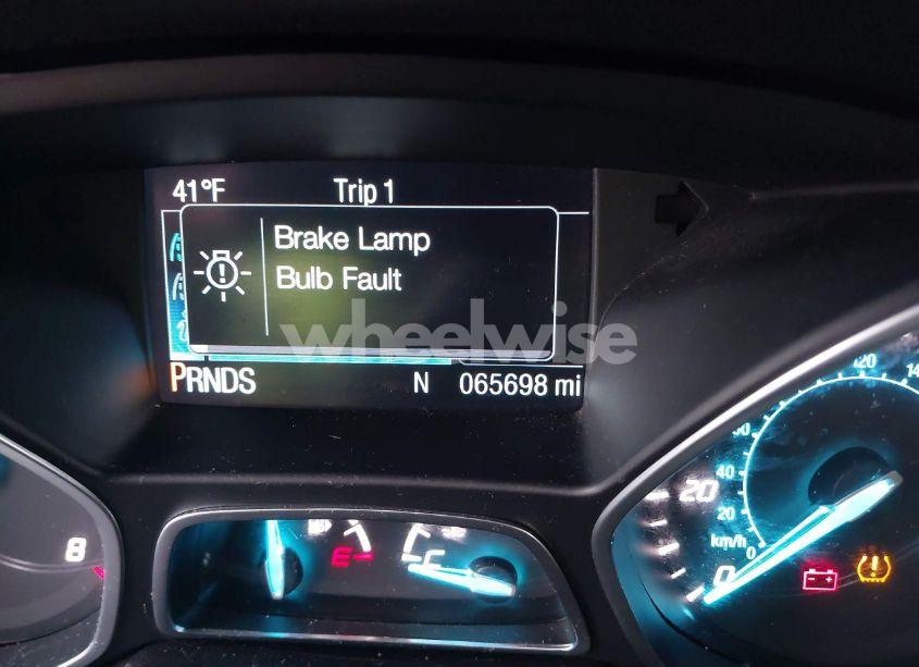 Photo 16 of 2016 Ford Escape SE (VIN 1FMCU0GX2GUC11512)