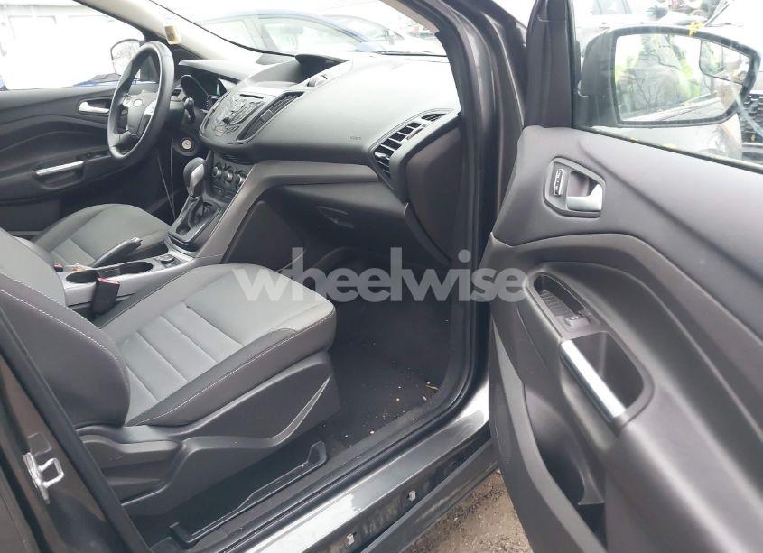 Photo 5 of 2016 Ford Escape SE (VIN 1FMCU0GX2GUC11512)