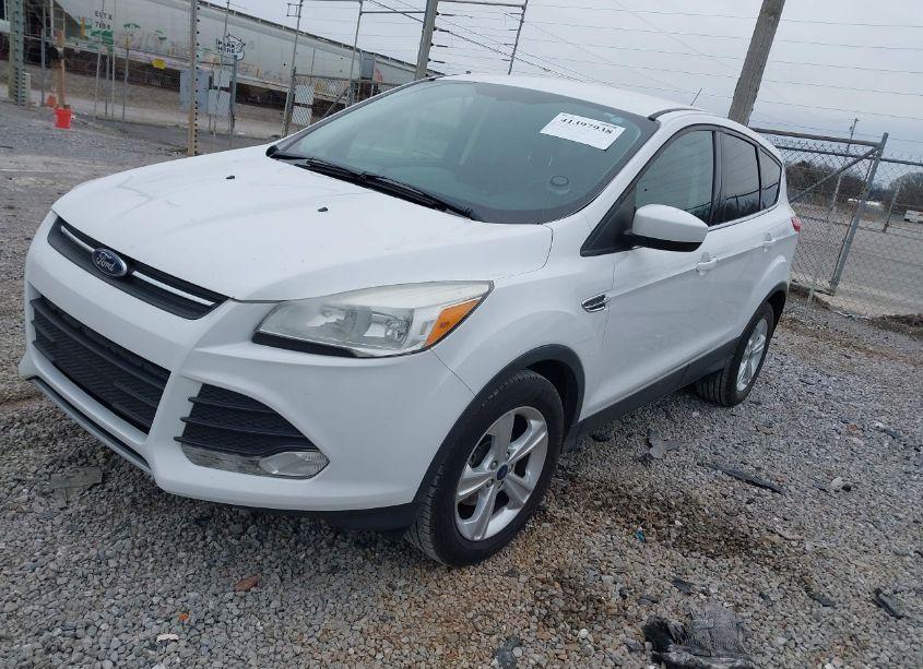 Photo 2 of 2015 Ford Escape SE (VIN 1FMCU0GX3FUB33840)