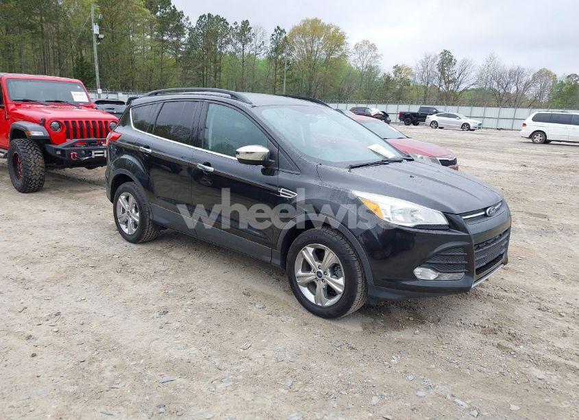 2015 Ford Escape SE (VIN 1FMCU0GX3FUC73452) main photo