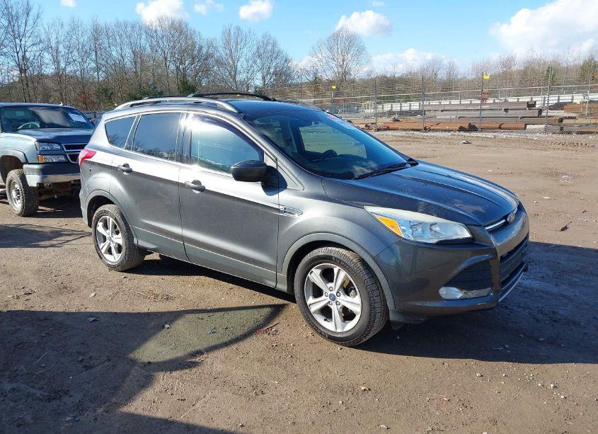 2015 Ford Escape SE (VIN 1FMCU0GX3FUC73922) main photo