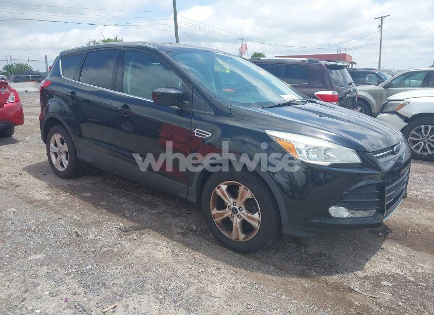 2016 Ford Escape SE (VIN 1FMCU0GX3GUB30552) main photo